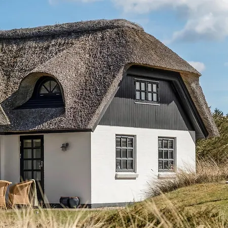 Semesterbostad Dorit - 450m From The Sea By Interhome